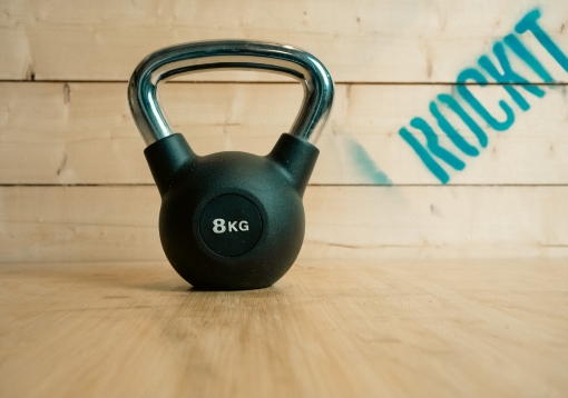 Pilt Must Kettlebell 8 kg